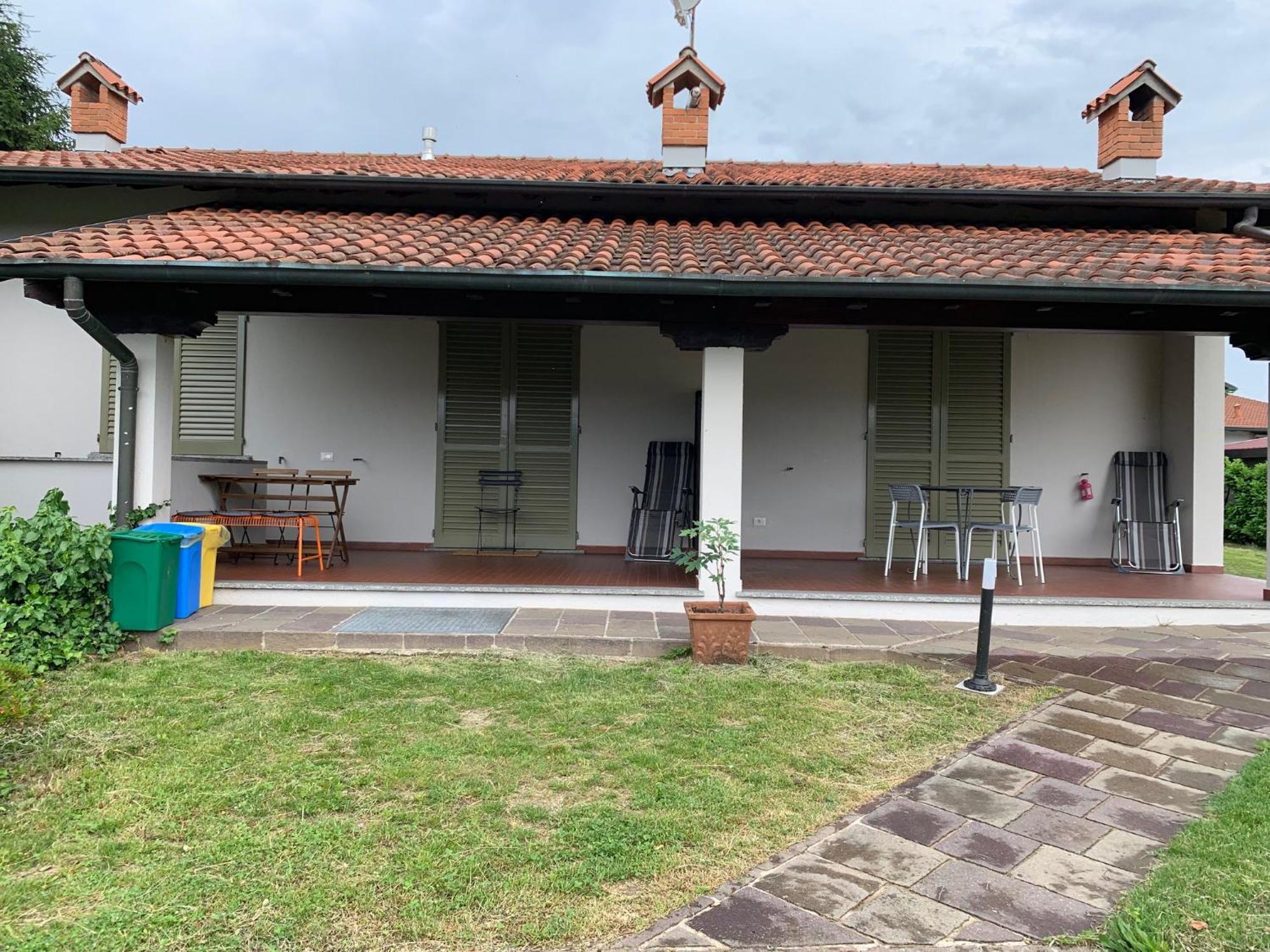 Caroline Home Anzano Del Parco ภายนอก รูปภาพ